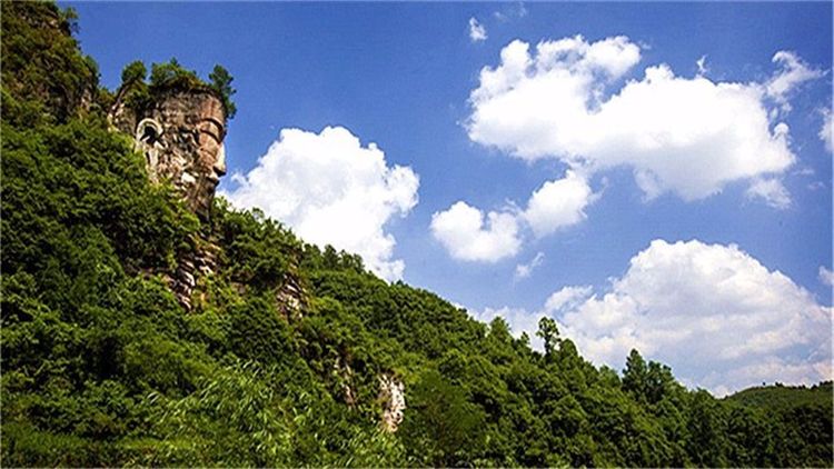 中国最大的佛像在哪？不是乐山大佛，而是这个低调的小山村