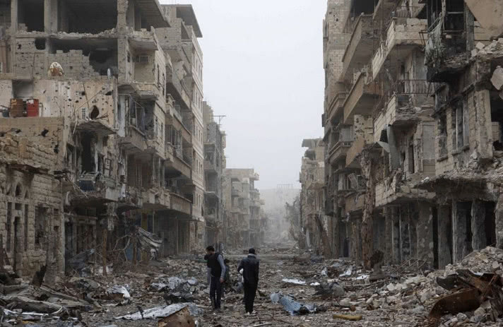 叙利亚陷入战争,一组照片让人触目惊心,看完忍