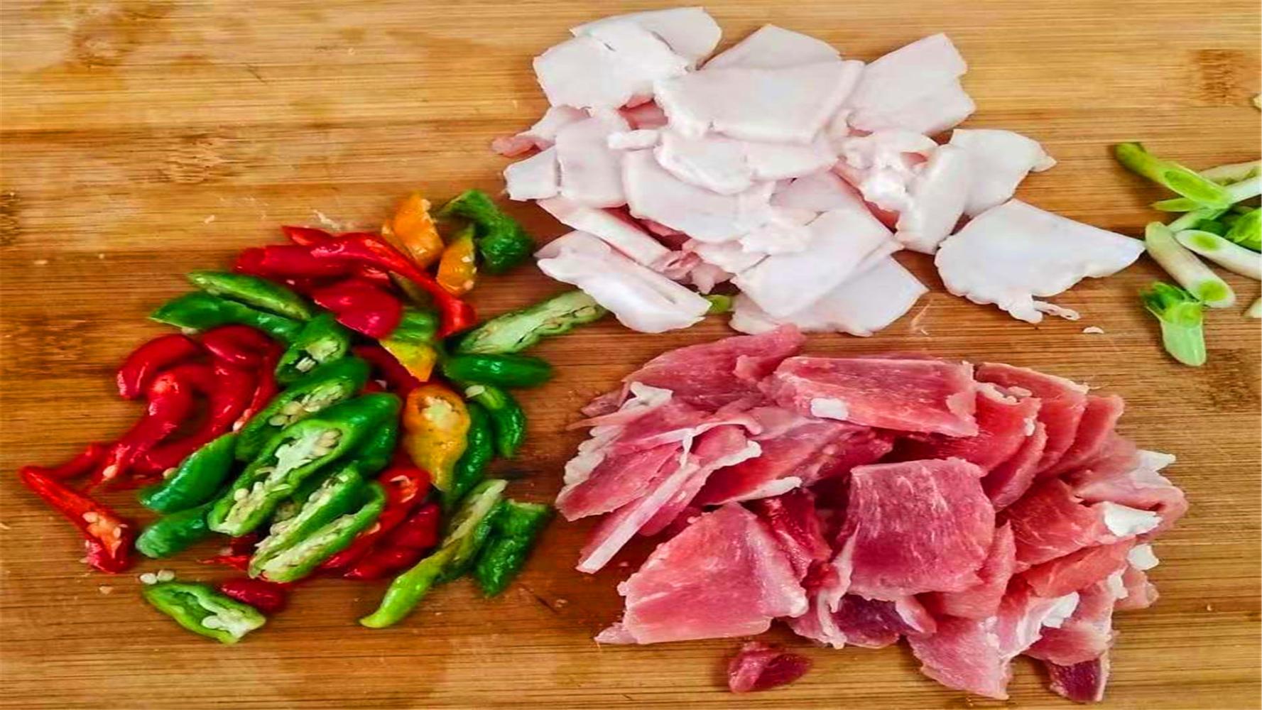 白菜不要直接下锅炒了 多加一步 清脆不出汁水 想不好