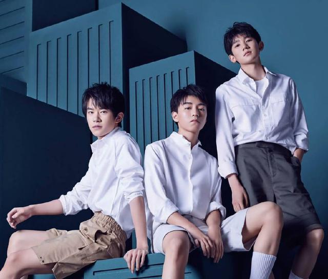 三小只最新合照2021,tfboys2021新照片 8月6日三小只齐聚,纷纷向四叶草甜蜜撒糖