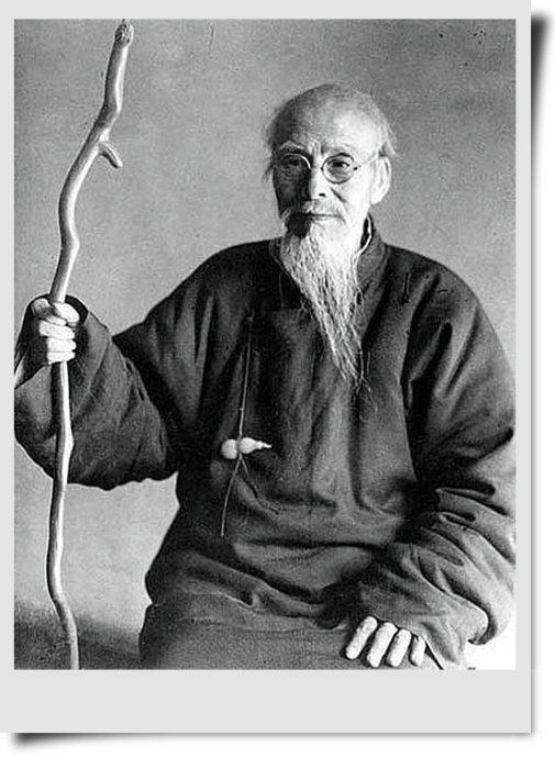 「老照片」国画大师齐白石的晚年绘画生活,还有小儿子