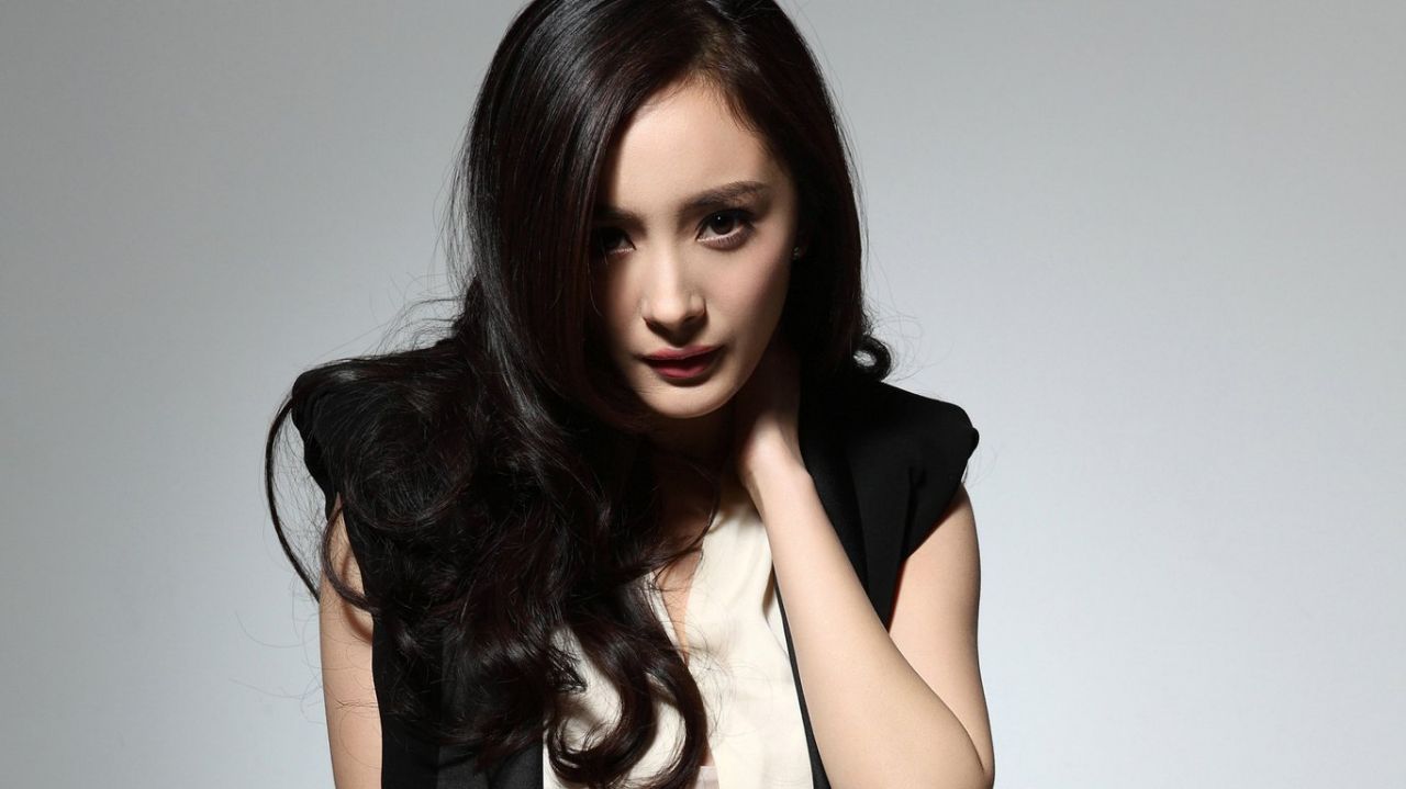 台媒爆料继范冰冰之后Y姓女星也将被查税?杨