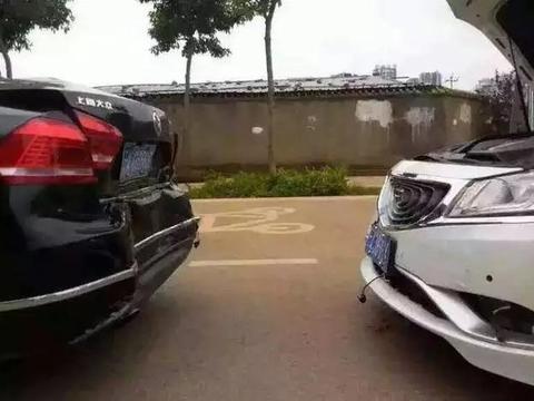 大众帕萨特遭吉利博瑞追尾，车主：这可能是国产车最争气的一次了