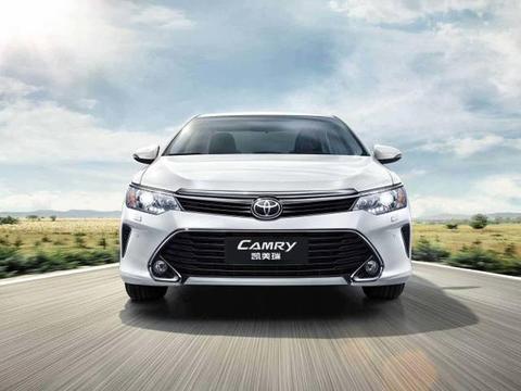 丰田发布10周年纪念版凯美瑞，售价15万起，油耗低的不敢想象