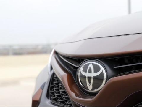 80后真实车主和你聊聊全新第八代凯美瑞