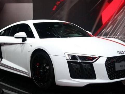 奥迪新款R8路试谍照曝光！内饰再次诠释科幻！