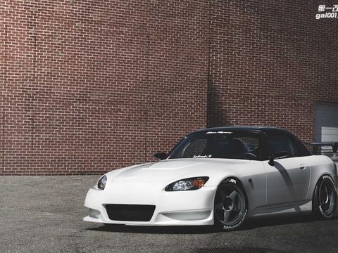 改装版2007年白色本田S2000