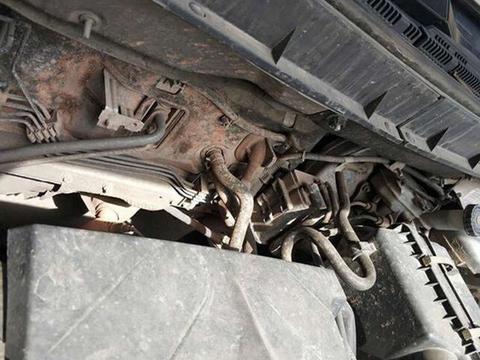 全新凯美瑞深陷“泥浆门” 又是一个丰田减配闹出的坑？