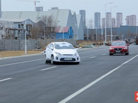 名爵6 20T Trophy互联网版上市 道路测试花式演绎MG PILOT