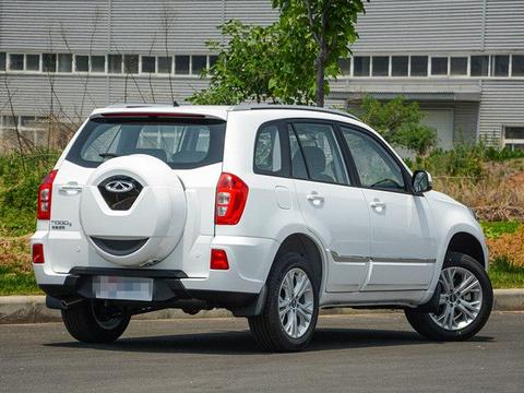 配有EBA刹车辅助、TCS牵引力控制、HHC智能化坡道辅助系统等