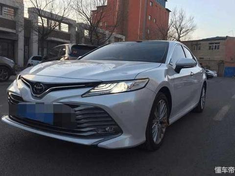 女子22万提凯美瑞，两个月后坦言：丰田车开着就是省油！