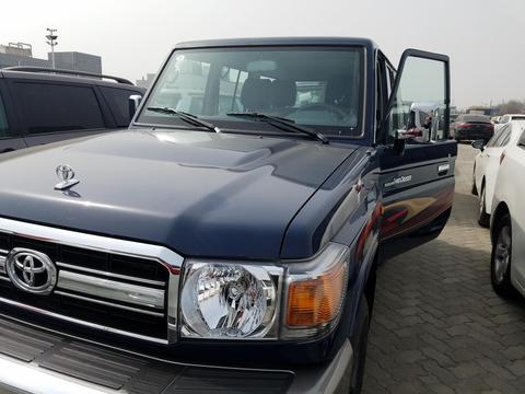 纯正硬派越野丰田LC76，有着于神话般的可靠性