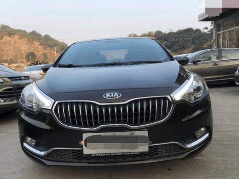 花7万买辆起亚K3代步，当打开天窗的时候，整个人呆住了！