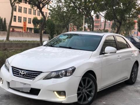 花16万买辆丰田锐志玩玩，当踩下油门的那一刻，整个人呆住了