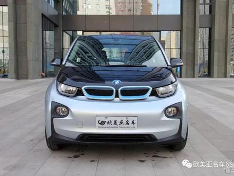 24万， 0-100km/h加速时间8秒，纯电动，家庭新宠——宝马i3