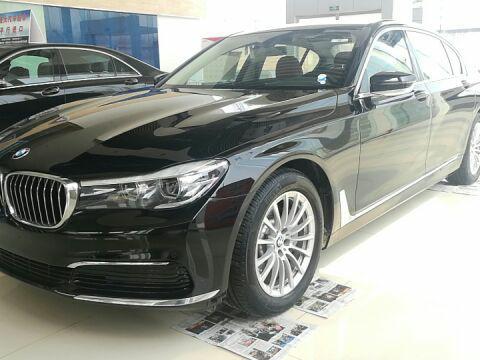 新车落地价140，现在仅售价60多万，车主：新款宝马更具科技感