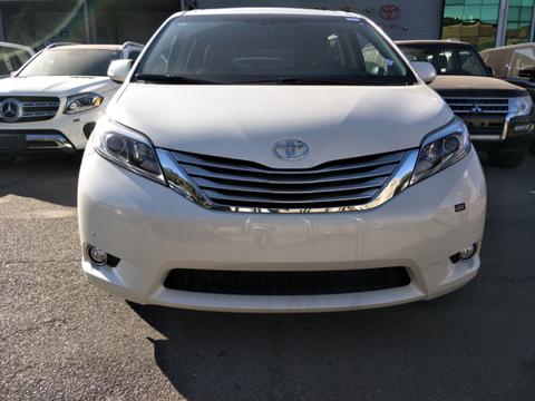 17款丰田塞纳 商务车型四驱顶配价格