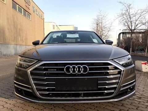 尾灯是最大亮点！全新奥迪A8L现车实拍