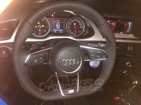 奥迪A4改装平底方向盘，帅爆了！