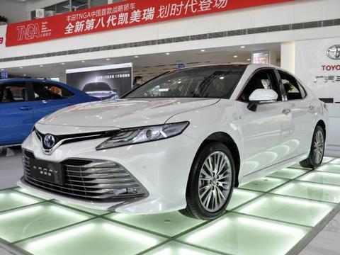 热销3.2万辆！第八代凯美瑞越高端越畅销，赋能B级车高端复苏