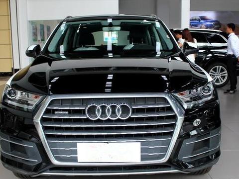 50万提奥迪Q7墨版丐中丐，车主：2.0T跑不过迈腾，很尴尬