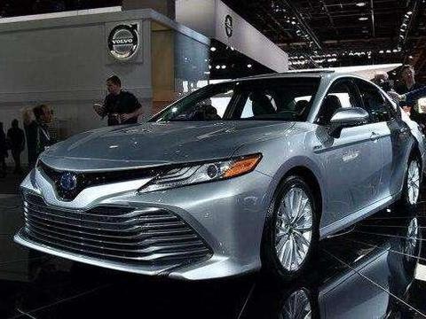 昔日B级车霸主又回来了，轿跑造型甩帕萨特十条街，18万就可入手