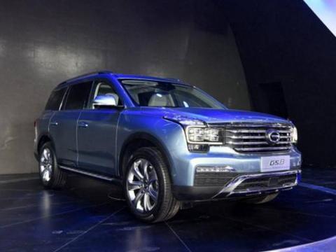 广汽传祺GS8，外观相当霸气，空间和性价比强过汉兰达！