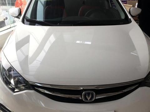 国产最美两厢车 长安逸动XT店内赏析