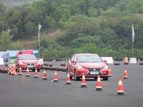 35.6米制动媲美保时捷，运动和舒适他成A级车标杆式平衡