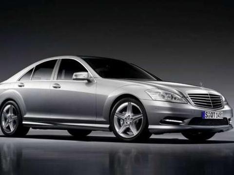 吉利刚买下了奔驰，但我劝你别买奔驰车，看完这笔账你真养不起