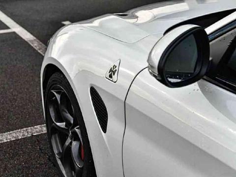 30万逼格最高车系，5.2S破百让三系吃灰，2.0T＋8AT很厚道！