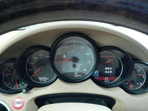 2012款保时捷卡宴2的0多万拿下， 4。8自吸， 动力十足加!