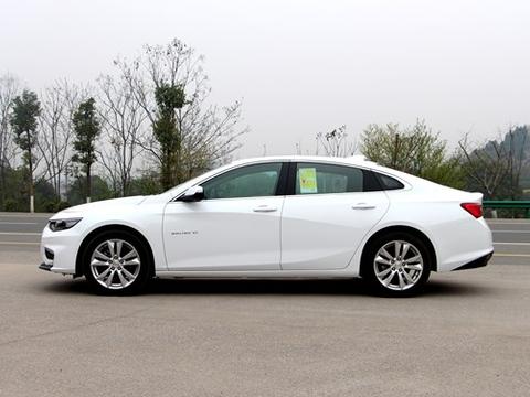 开着它比帕萨特拉风，颜值完爆迈腾，狂降4万堪称美系家轿王