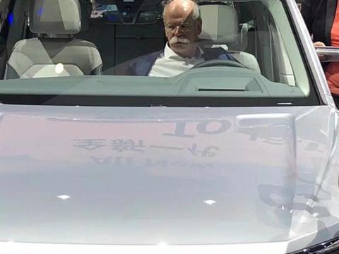 奔驰全球老大，“情陷”新一代大众途锐？