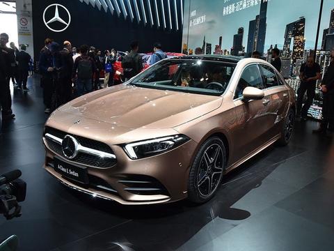 超长车身A级吊打三缸宝马、奥迪A3瑟瑟发抖，这一届奔驰A太强了