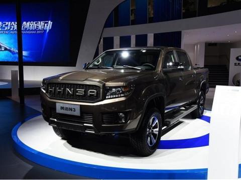 国产最野皮卡，威猛前脸赛猛禽，分时四驱2.4T，11万起步已卖疯