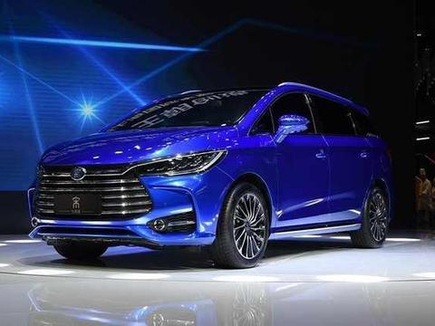 上市3天销量破万，全景天窗大七座，多少人因它不买宝骏五菱了！