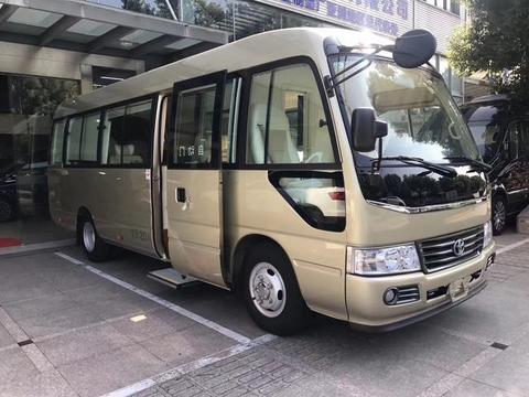 丰田考斯特多少钱 4.0排量6缸内饰座椅介绍