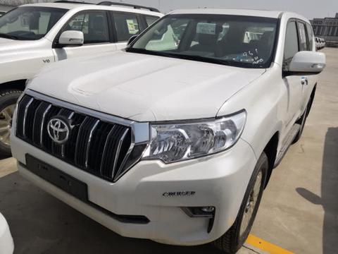 18款丰田霸道4000中东版车身线条和整体轮廓更具现代美感