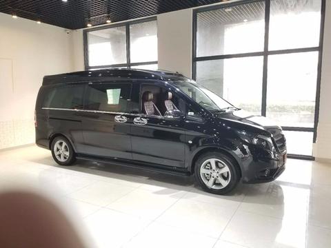 奔驰 威霆 七座无隔断豪华升级