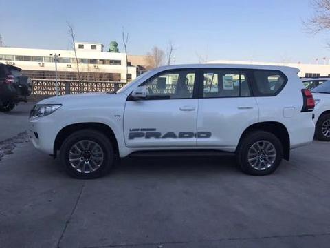 匹配6速手自一体变速 18款霸道4000试驾