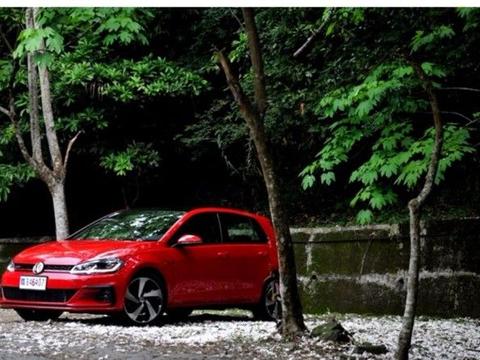 大众新款高尔夫评测，外观可识别度高，整体非常值得入手！