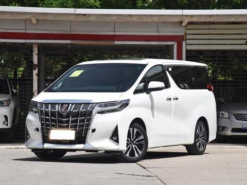 这款七座MPV在国内火的一塌糊涂，加价加到40多万还是供不应求