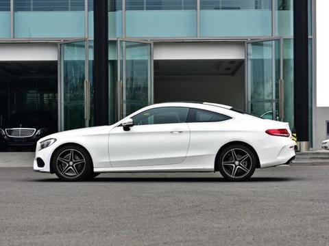 35万买国产A4就OUT了，价格一样还是进口，路人见了都当百万豪车