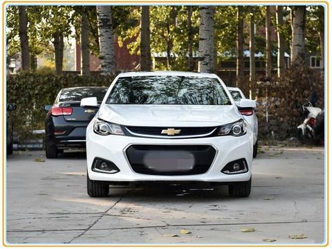 这美系B级车终于扛不住了！为赢名图力降4.5万，四轮独悬仅12万