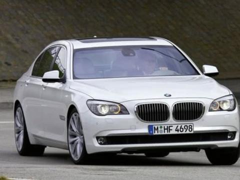 110万的预算，奔驰S和宝马740你会怎么选择？网友：鱼和熊掌