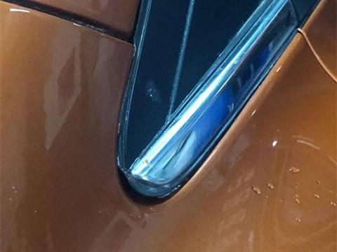 上海一辆10万吉利帝豪修车，车主当场感受了一番，坦言：太差了