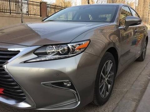 丰田太狠了，这车直降4万，比奥迪A6还豪华，仅28万油耗低至5.4