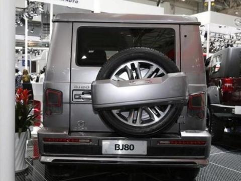 国产牧马人霸气来袭，内饰不输宝马，有了它还看什么奔驰大G？