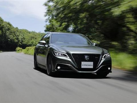 丰田新皇冠日本实拍图发布 前脸辨识度更强